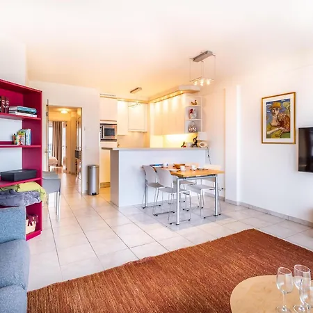 In With Sea View Apartment